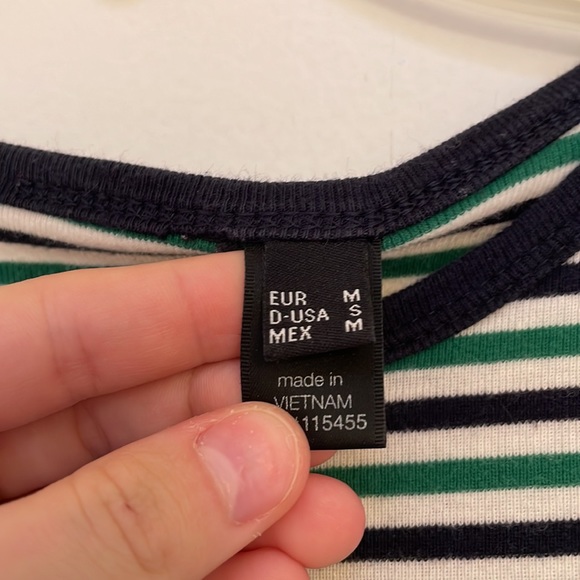 Green striped crop top with “Mango” brand detail - Picture 3 of 4